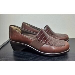 Clarks Women's 8M Susannah Loafer Brown Alligator Print Slip-On Block Heel